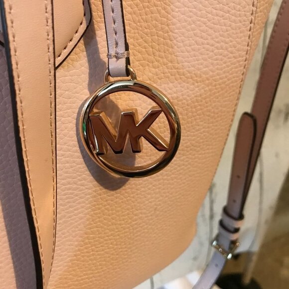Michael Kors Kimberly Tote in Powder Blush In excellent condition peach / pink - Picture 5 of 16
